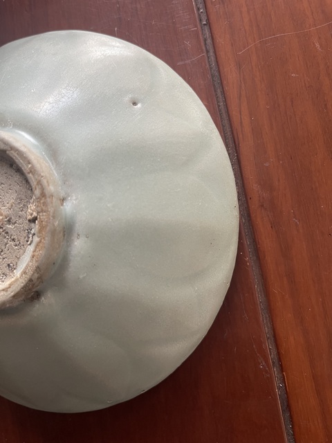 古玩陶瓷龍泉青瓷刻仰蓮紋盤真品鑒賞圖