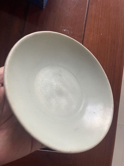 古玩陶瓷龍泉青瓷刻仰蓮紋盤真品鑒賞圖