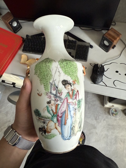 古玩陶瓷三娘教子圖喜從天降雙鋪首撇口瓶真品鑒賞圖