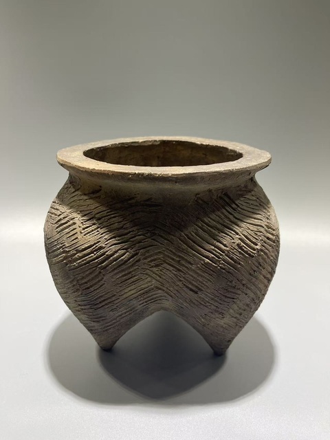 古玩陶瓷西周·夾砂三足鬲拍賣，當前價格618元