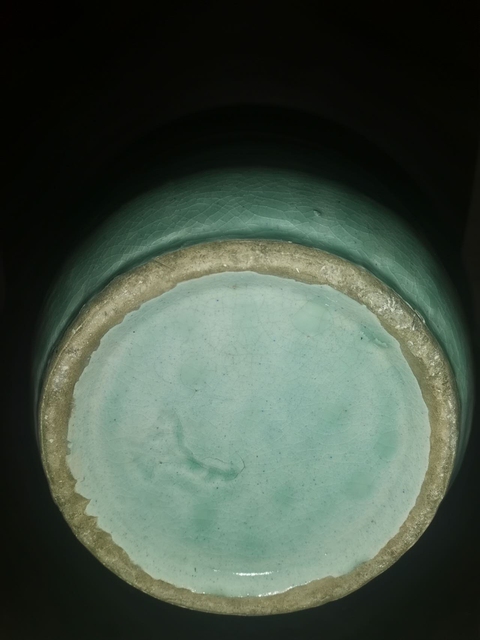 古玩陶瓷清晚期 豆青釉青花花卉紋雙耳大瓶真品鑒賞圖