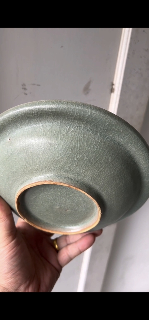 古玩陶瓷龍泉青瓷折沿洗真品鑒賞圖