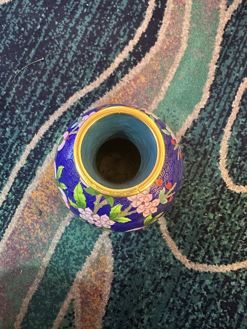 古玩陶瓷花卉紋天球瓶真品鑒賞圖