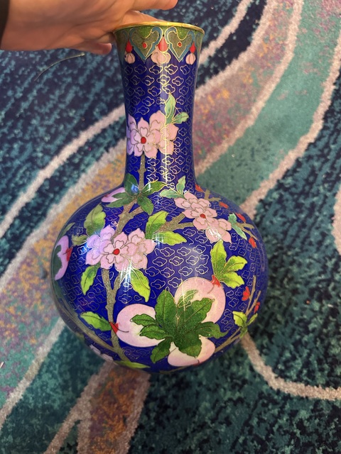 古玩陶瓷花卉紋天球瓶真品鑒賞圖