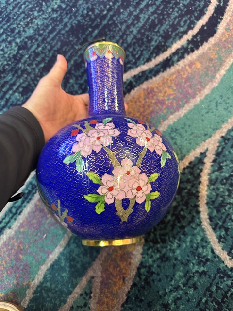 古玩陶瓷花卉紋天球瓶真品鑒賞圖