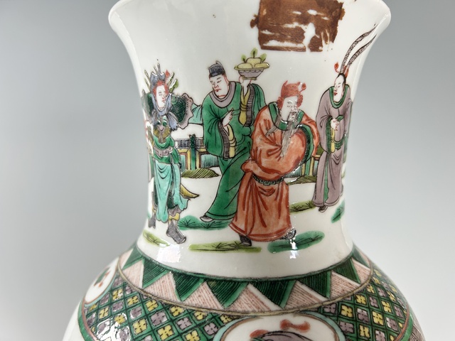 古玩陶瓷清晚期·五彩人物故事紋觀音瓶拍賣，當(dāng)前價(jià)格5418元