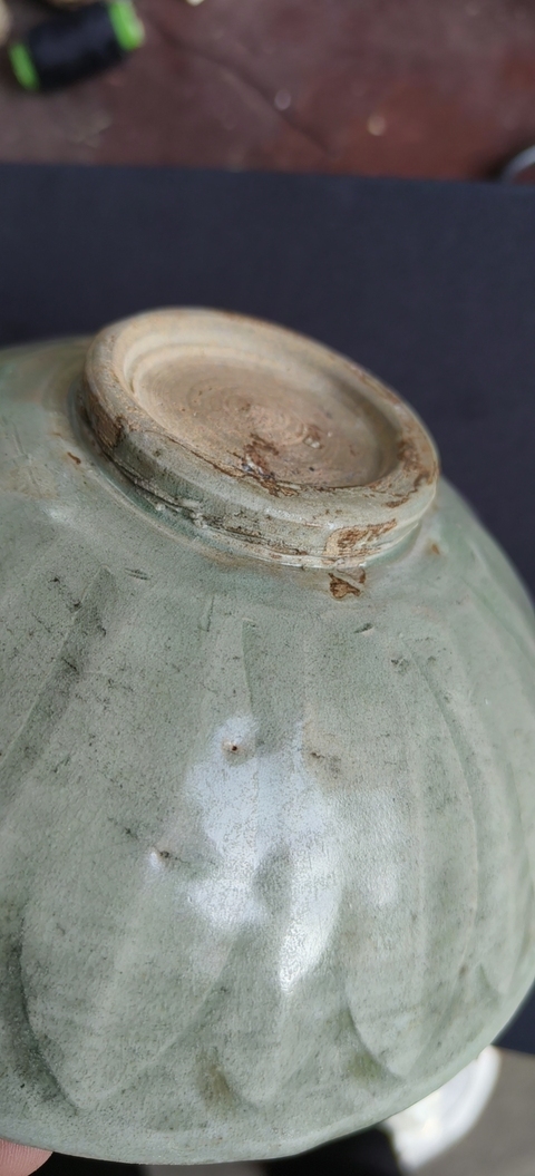 古玩陶瓷龍泉窯青釉碗真品鑒賞圖