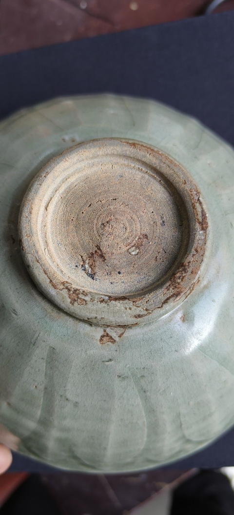 古玩陶瓷龍泉窯青釉碗真品鑒賞圖