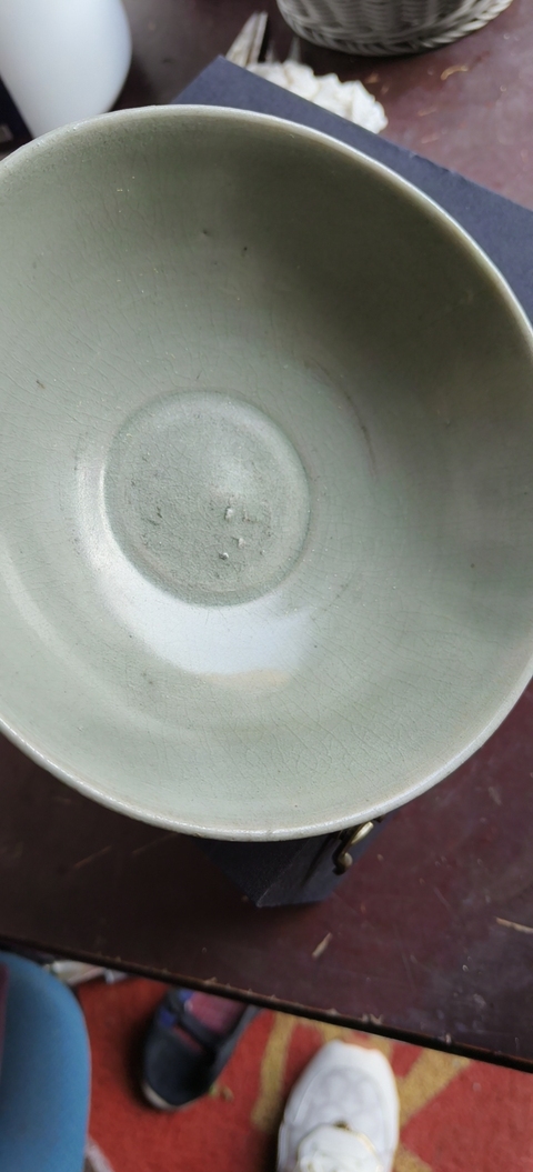 古玩陶瓷龍泉窯青釉碗真品鑒賞圖