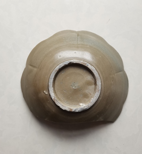 古玩陶瓷越窯青瓷花口碗真品鑒賞圖