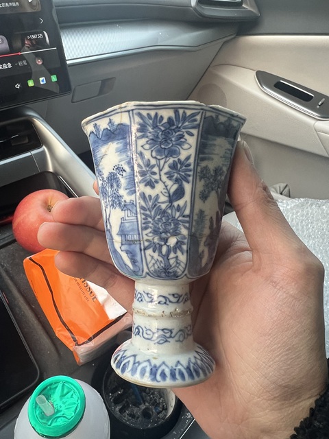 古玩陶瓷青花開窗花卉紋八方高足杯真品鑒賞圖