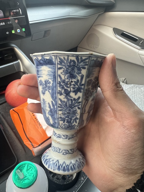 古玩陶瓷青花開窗花卉紋八方高足杯真品鑒賞圖