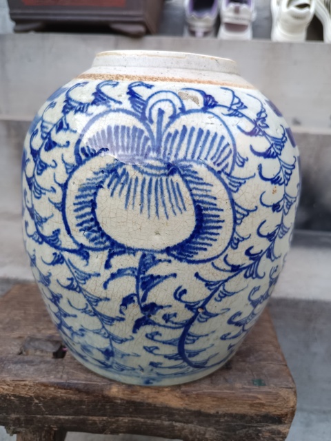 古玩陶瓷纏枝花囍字紋青花罐拍賣，當前價格180元