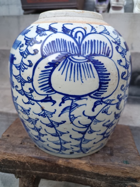 古玩陶瓷纏枝花囍字紋青花罐拍賣，當前價格180元