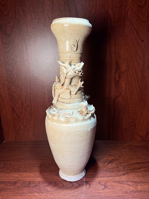 古玩陶瓷龍紋堆塑龍紋長頸瓶拍賣，當前價格688元