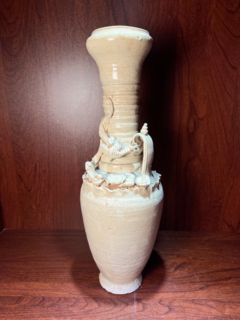 古玩陶瓷龍紋堆塑龍紋長頸瓶拍賣，當前價格688元