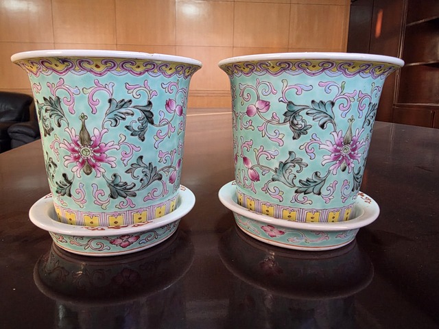 古玩陶瓷粉彩花卉紋花盆真品鑒賞圖