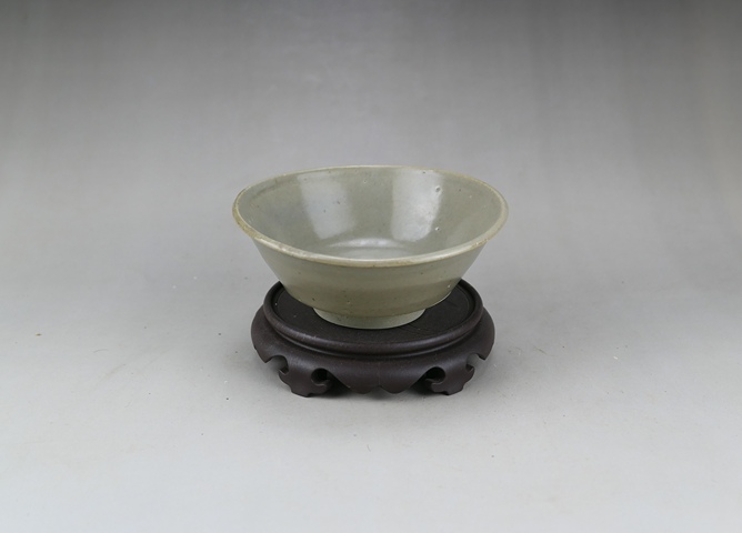 古玩陶瓷龍泉青瓷唇口碗真品鑒賞圖