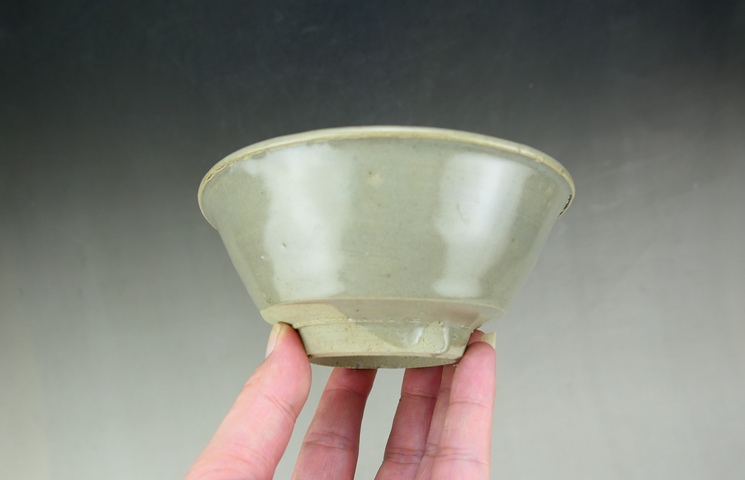 古玩陶瓷龍泉青瓷唇口碗真品鑒賞圖