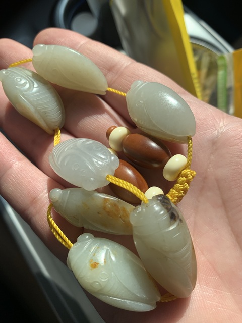 古玩玉器和田玉蟬形手串真品鑒賞圖