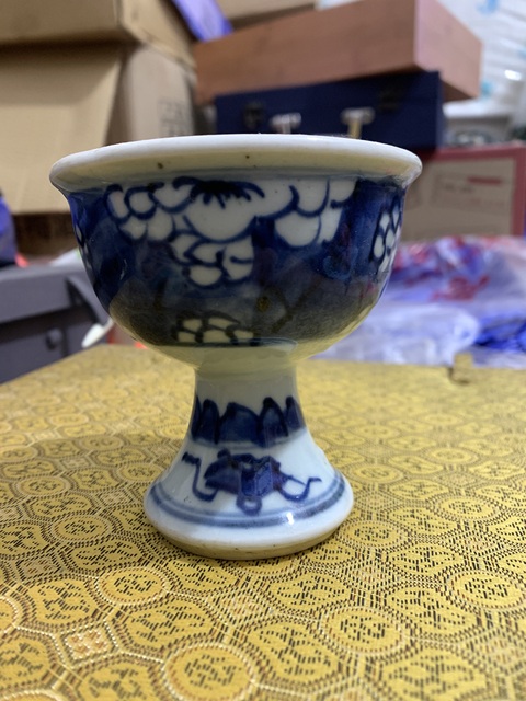 古玩陶瓷青花冰梅圖高足杯真品鑒賞圖