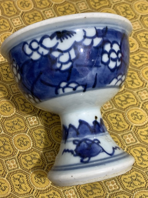 古玩陶瓷青花冰梅圖高足杯真品鑒賞圖