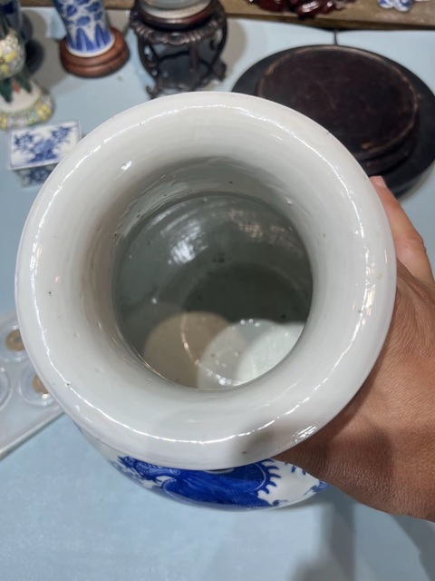 古玩陶瓷龍紋青花罐真品鑒賞圖