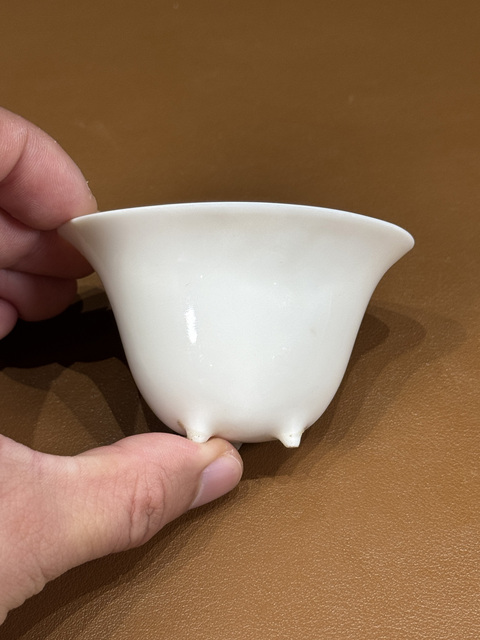 古玩陶瓷圖片初看清早期德化窯汝足詩文杯真品鑒賞圖