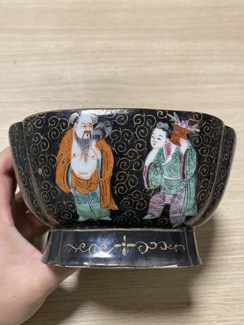 古玩陶瓷墨地粉彩八仙紋貢碗真品鑒賞圖