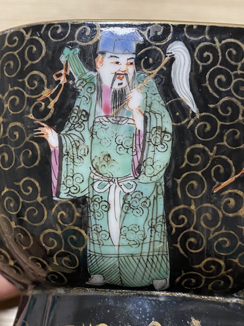 古玩陶瓷墨地粉彩八仙紋貢碗真品鑒賞圖