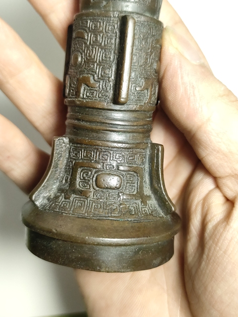 古玩銅器花觚真品鑒賞圖