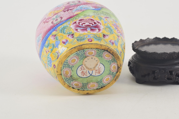 古玩陶瓷銅胎畫琺瑯花卉紋瓶真品鑒賞圖