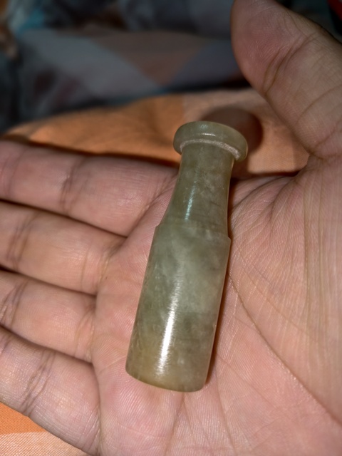 古玩玉器岫玉雕“素紋煙嘴”真品鑒賞圖