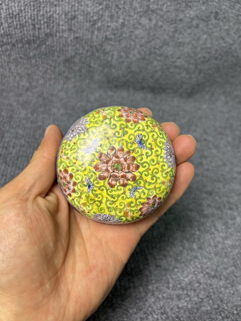 古玩雜項銅胎畫琺瑯花卉紋蓋盒真品鑒賞圖