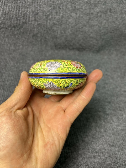 古玩雜項銅胎畫琺瑯花卉紋蓋盒真品鑒賞圖