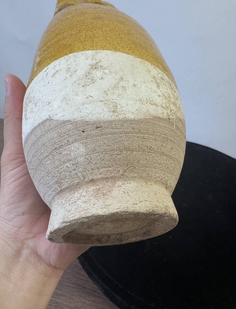 古玩陶瓷黃釉雞冠皮囊壺真品鑒賞圖