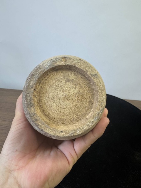 古玩陶瓷黃釉雞冠皮囊壺真品鑒賞圖