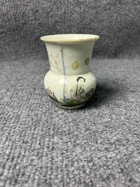 古玩陶瓷粉彩桃花美女紋扎斗拍賣，當前價格1288元
