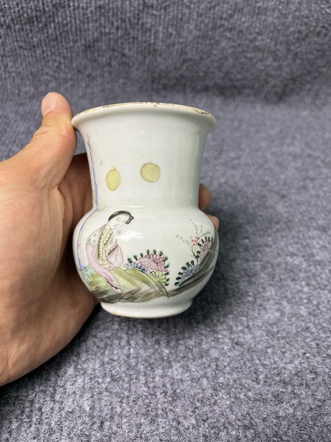 古玩陶瓷粉彩桃花美女紋扎斗拍賣，當前價格1288元