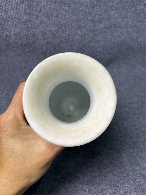 古玩陶瓷廣彩開窗人物花卉紋瓶拍賣，當前價格688元