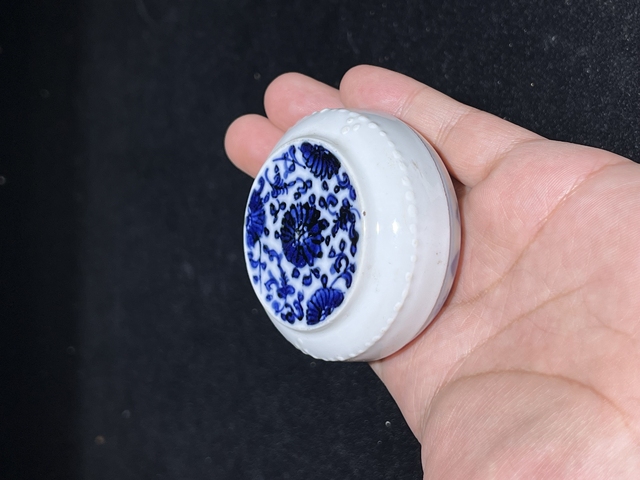 古玩陶瓷清早期青花山水花卉紋印泥盒拍賣，當前價格800元