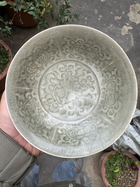 古玩陶瓷青釉印花碗真品鑒賞圖