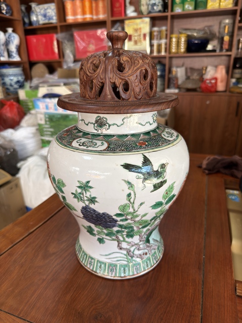 古玩陶瓷花鳥紋五彩將軍罐真品鑒賞圖