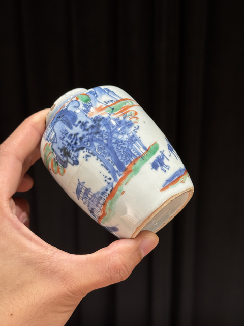 古玩陶瓷明晚期青花紅綠彩人物罐真品鑒賞圖