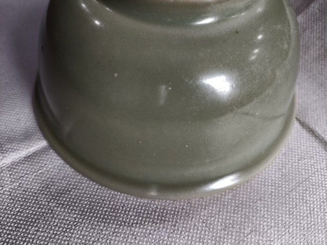 古玩陶瓷龍泉窯青釉碗真品鑒賞圖