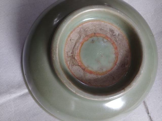 古玩陶瓷龍泉窯青釉碗真品鑒賞圖