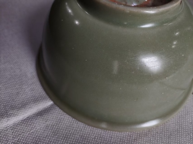 古玩陶瓷龍泉窯青釉碗真品鑒賞圖