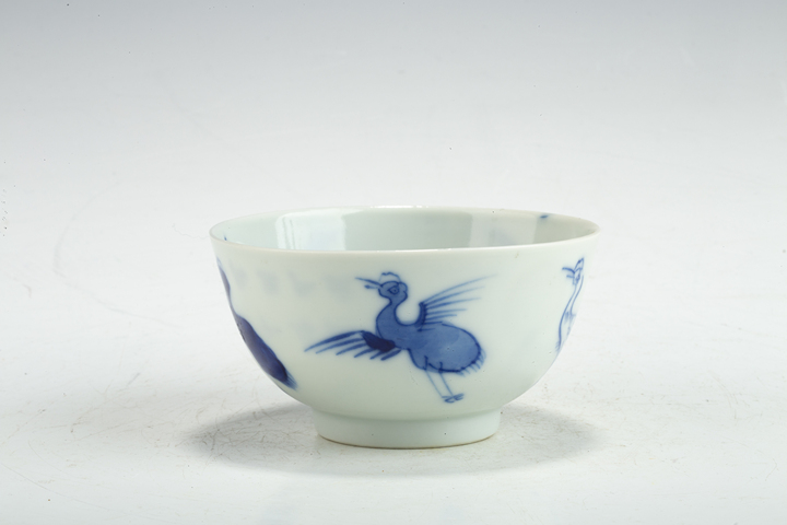 古玩陶瓷清晚·青花仙鶴詩文杯真品鑒賞圖