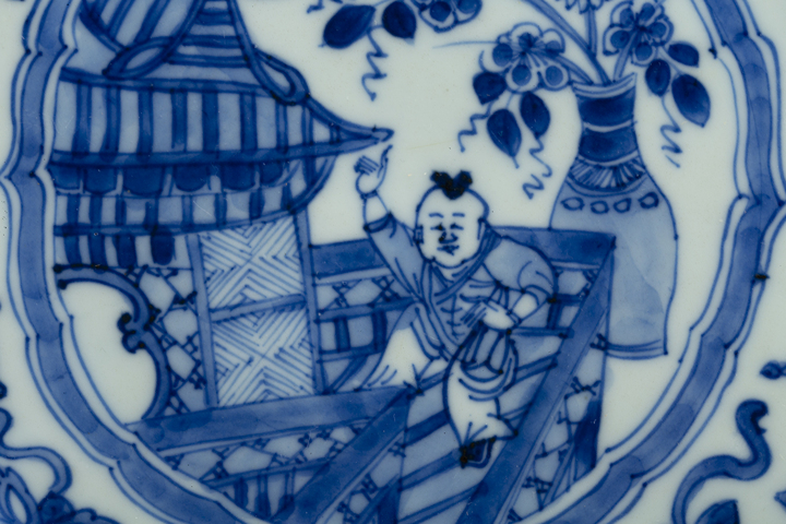 古玩陶瓷清康熙·青花嬰戲博古紋折沿盤拍賣，當前價格188元