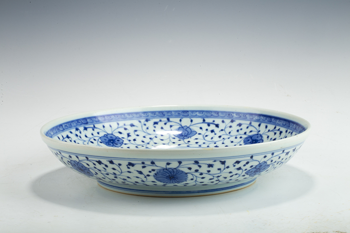 古玩陶瓷清雍乾·青花一束蓮紋盤(pán)拍賣(mài)，當(dāng)前價(jià)格5664元